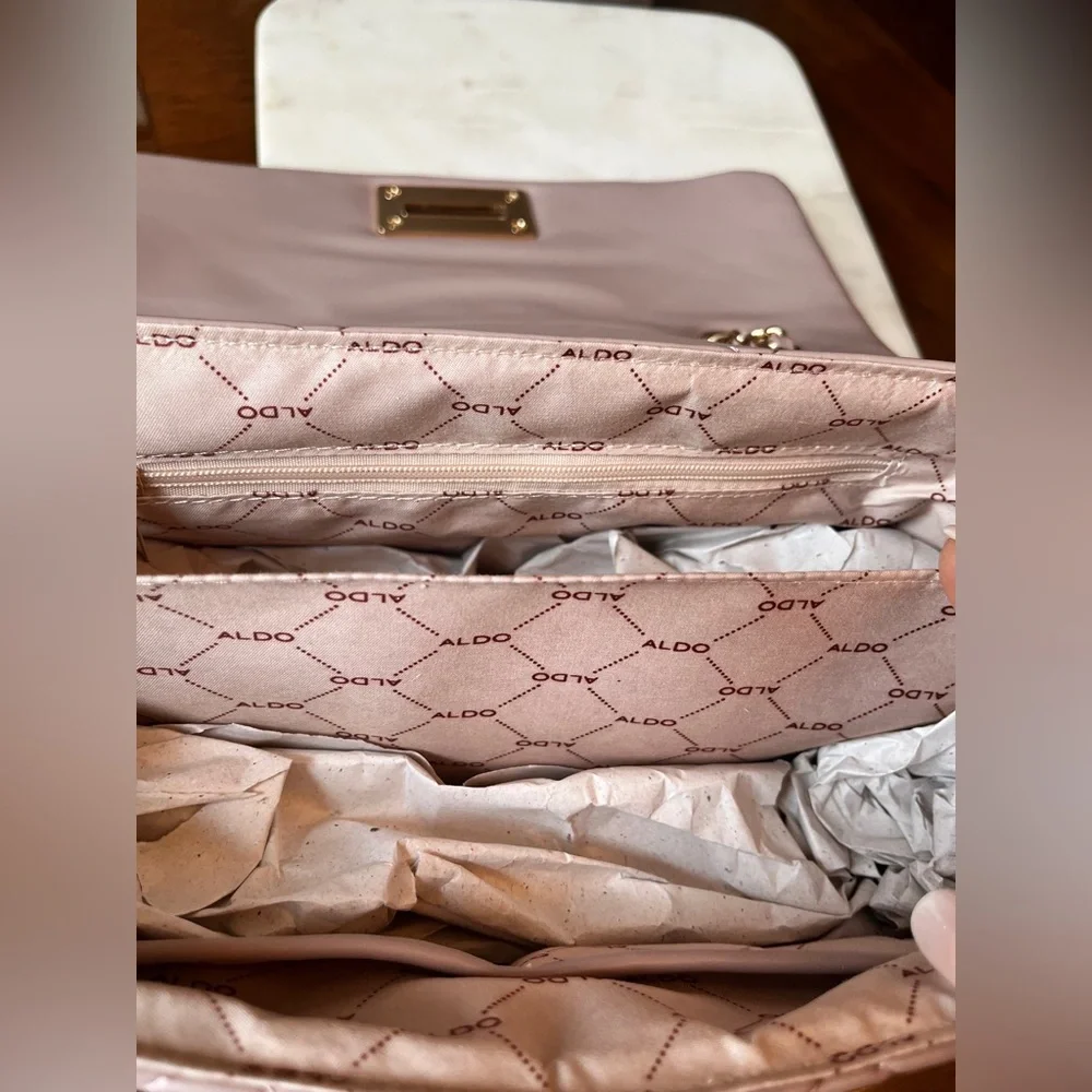 Aldo Muted Pink Quilted Chain Strap Crossbody Bag w/Lovely Gold Hardware (NWT) - Picture 6 of 12
